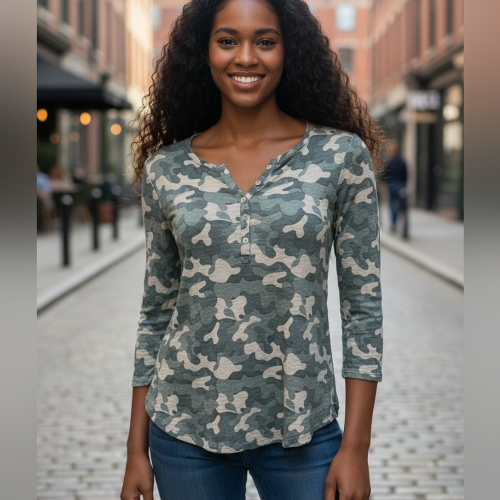 Nicole Miller New York woman’s shirt top linen knit camo Green size XL